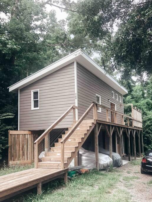 Modern Treehouse, Close To Downtown And Beach Wilmington Exterior photo